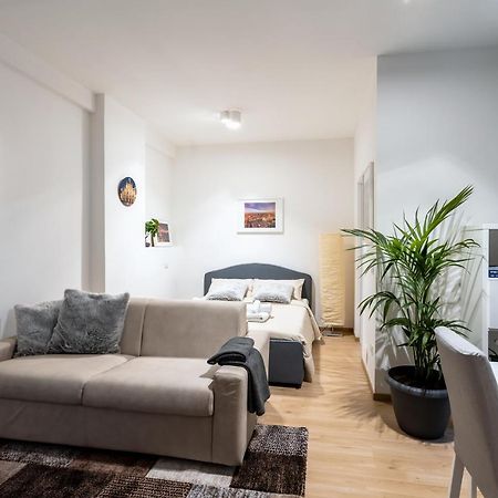 Suite 1,2 Porta Milano Centro Parking Free المظهر الخارجي الصورة
