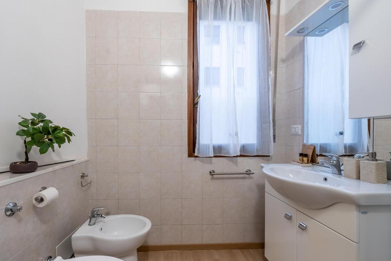 Suite 1,2 Porta Milano Centro Parking Free المظهر الخارجي الصورة